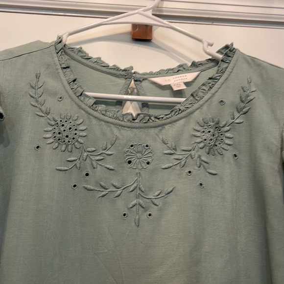 Lauren Conrad blouse - Picture 3 of 9